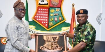 Oyo State Governor, Seyi Makinde (left) presenting a souvenir to Air Vice Marshal Kolade Ademuwagun, during a courtesy visit to Governor's Office, Secretariat, Ibadan, Monday, October 14, 2024.