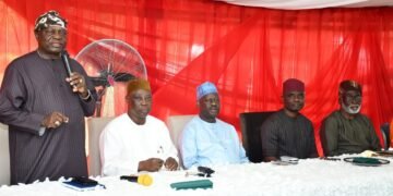 From left: Chairman, PDP National Reconciliation Committee and former governor of Osun State, Prince Olagunsoye Oyinlola; addressing journalists at the three-day reconciliation meeting at the Presidential Lodge, Government House, Ibadan, Oyo State, while, the Deputy Governor, Barrister Bayo Lawal; Secretary of the committee and former governor of Gombe State, Senator Ibrahim Dankwambo; former deputy governor of Abia State, Hon Ude Oko Chukwu and Mr Rahman Owokoniran look on.