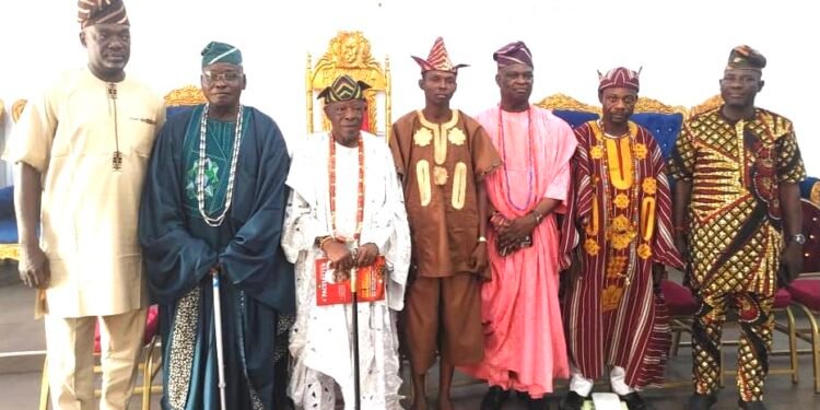 The Chairman of Ọmọ Yorùbá Àtàtà Socio-cultural Initiative (ỌYÀSI), Ọ̀gbẹ́ni Ọláwálé Àjàó (fourth left), flanked by the representatives of the Olubadan of Ibadanland, Ọba (Dr.) Owolabi Akinloye Ọlakulẹhin, during the advocacy visit to the Olubadan Palace on Tuesday, December 27, 2024.